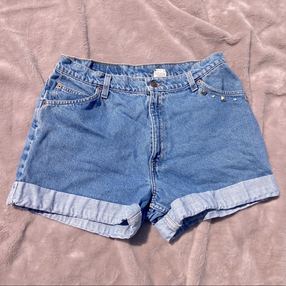 Vintage Levi shorts with studs - Picture 1 of 3